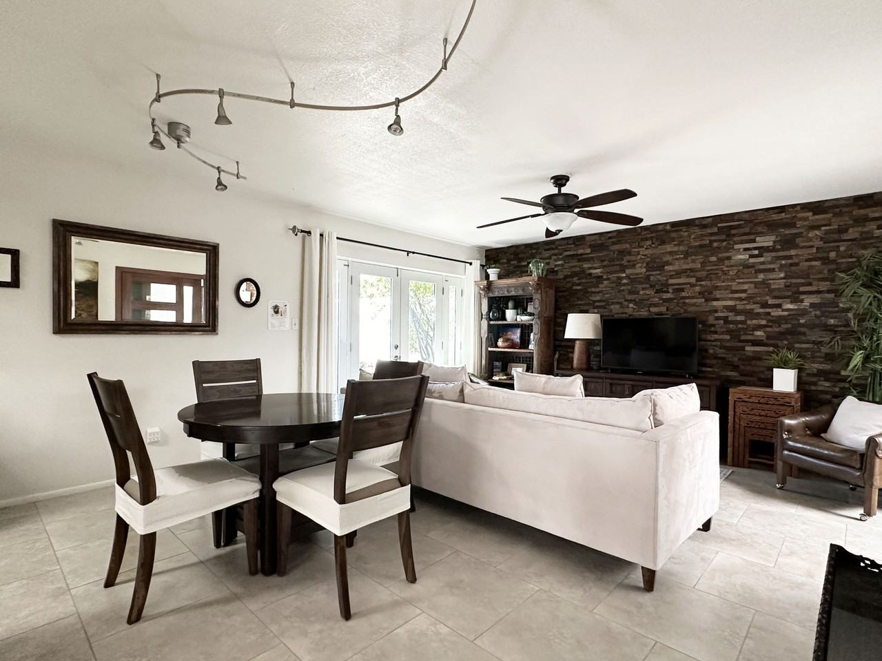 8552 E Indian School Rd #C - Photo 3 of 29