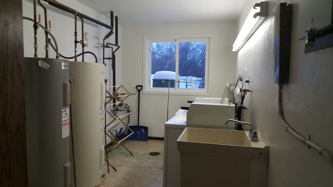 4 5th St Se #2 - Photo 2 of 4