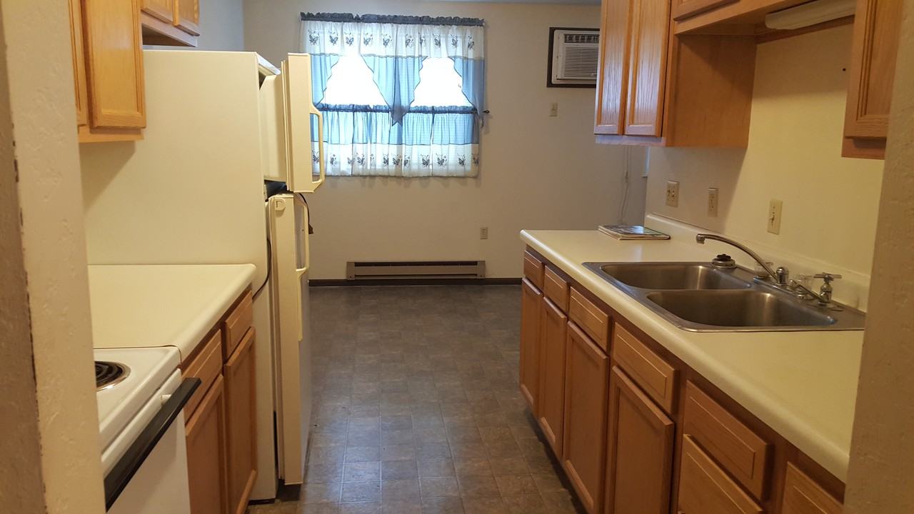 4 5th St Se #2 - Photo 3 of 4
