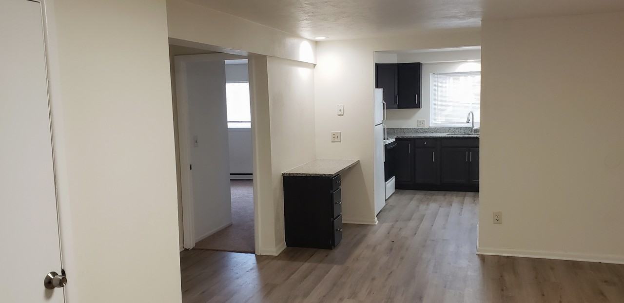 3486 S Canosa Ct #B - Photo 3 of 8