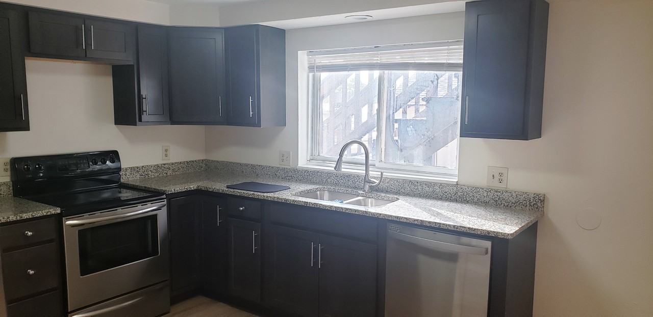 3486 S Canosa Ct #B - Photo 4 of 8