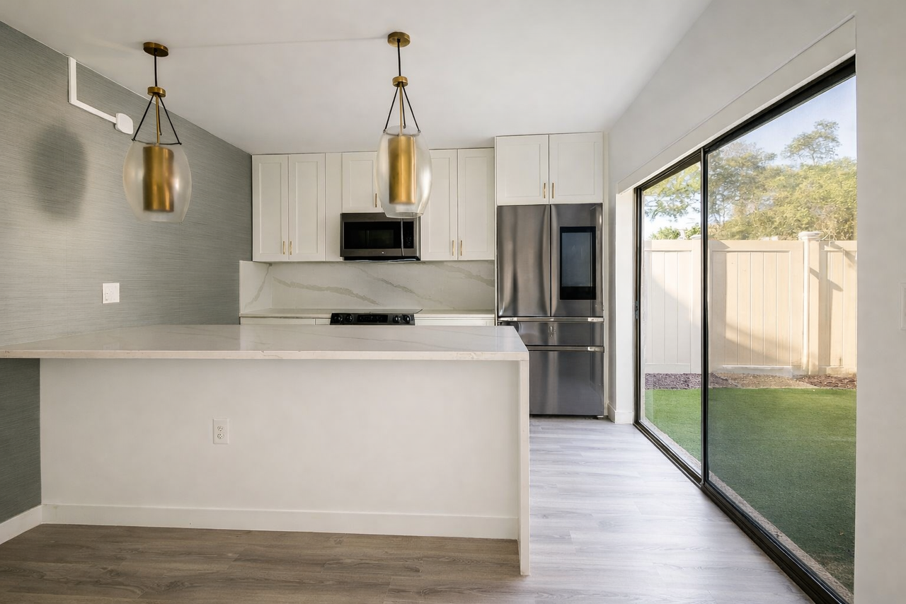 7117 71st Way - Photo 3 of 11