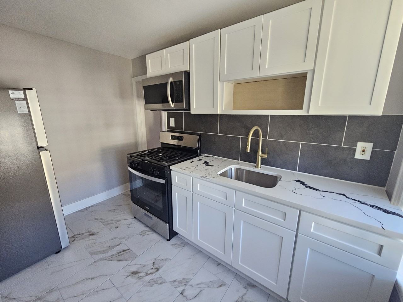 317 William St #A - Photo 4 of 5