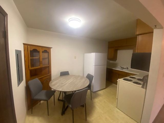 316 33rd Ave N #3 - Photo 3 of 8