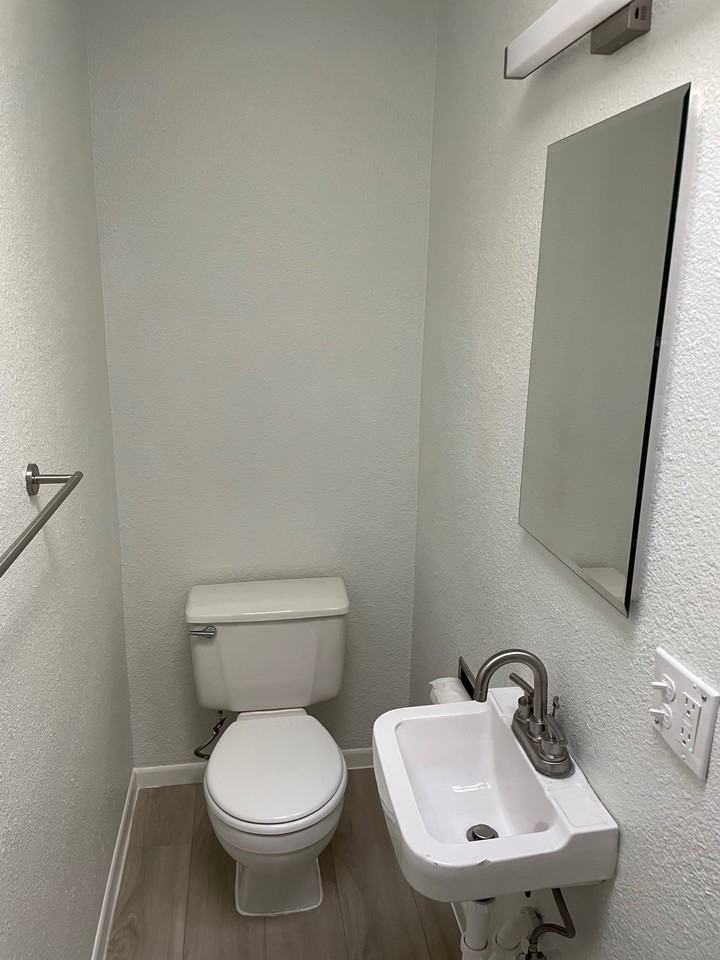 1220 L St #1220 - Photo 5 of 5