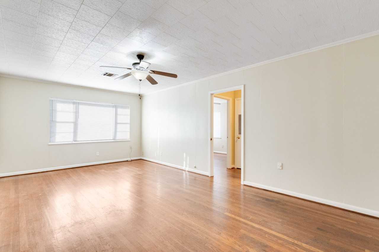 406 Silkwood St #D - Photo 4 of 14