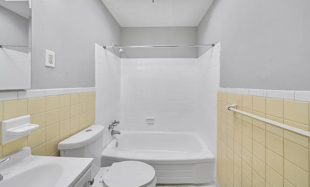 7101 N 15th St #0 - Photo 4 of 5