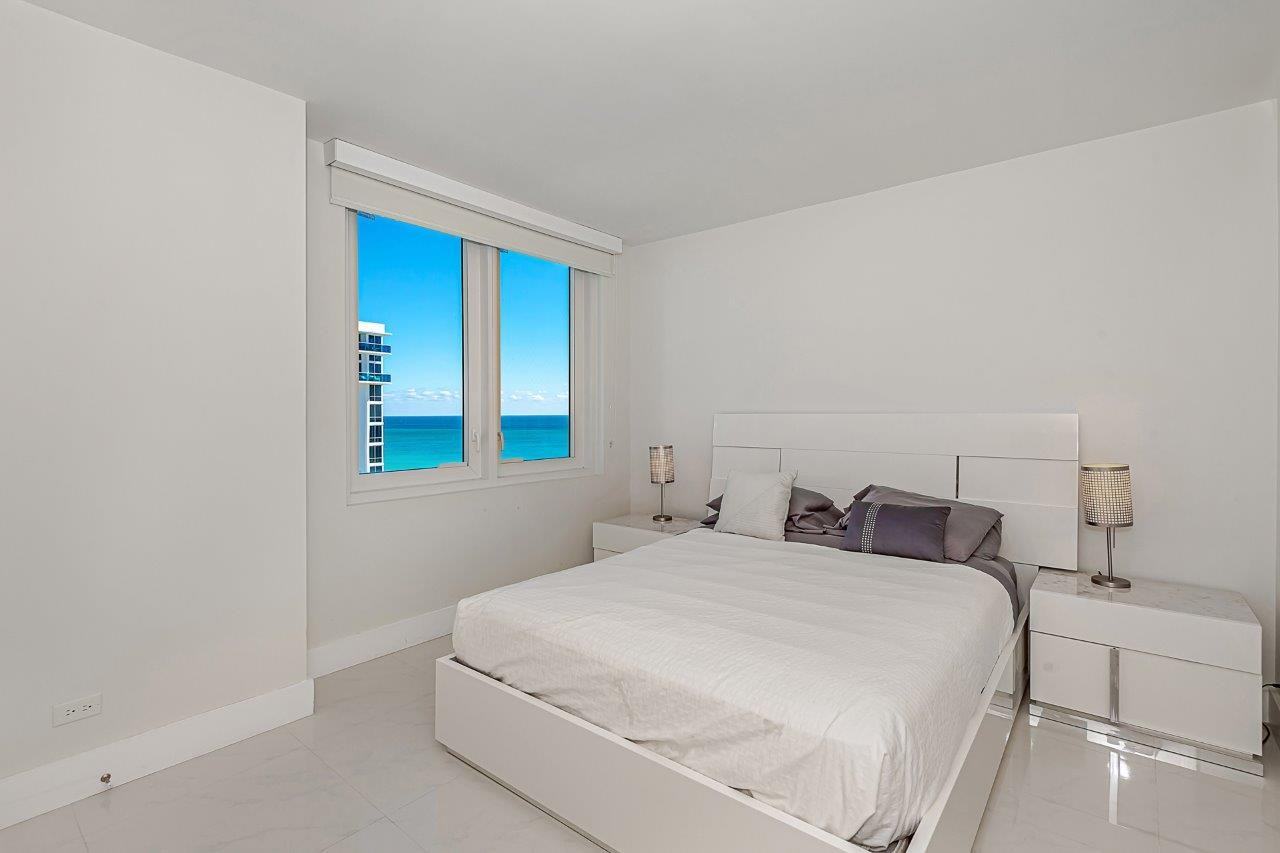 2301 Collins Ave #1416 - Photo 5 of 29
