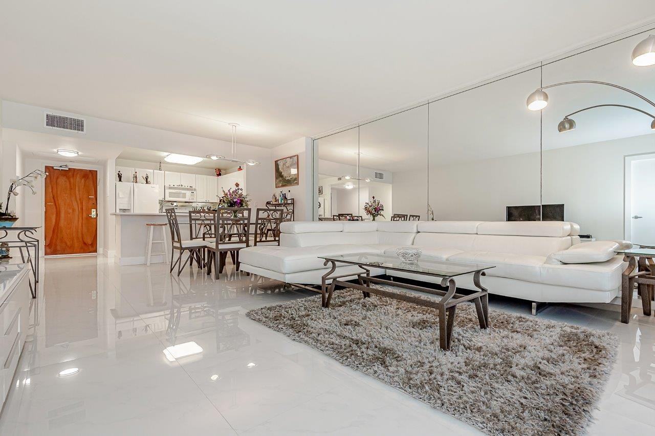 2301 Collins Ave #1416 - Photo 6 of 29