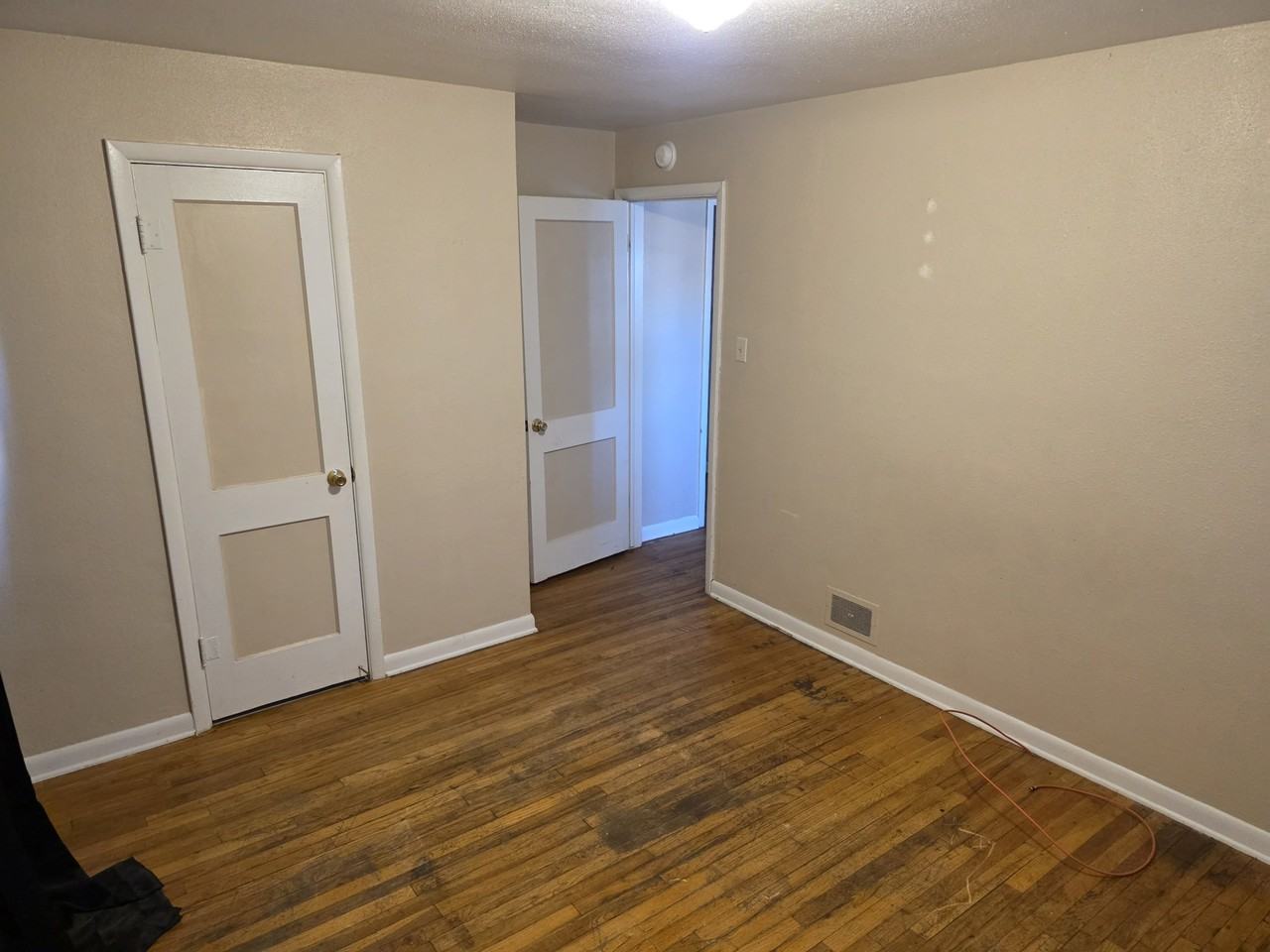 1003 E 5th St #1003 - Photo 3 of 6