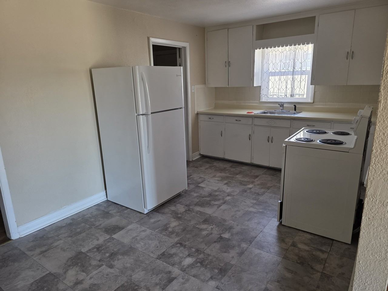 1003 E 5th St #1003 - Photo 6 of 6