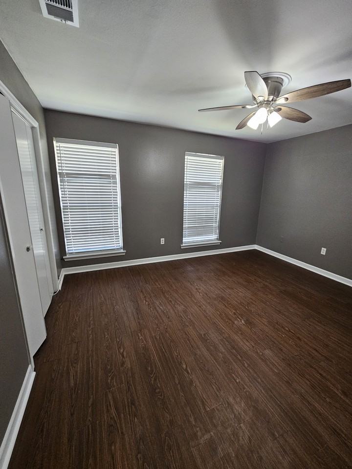 1783 Boulevard De Province #C - Photo 6 of 8