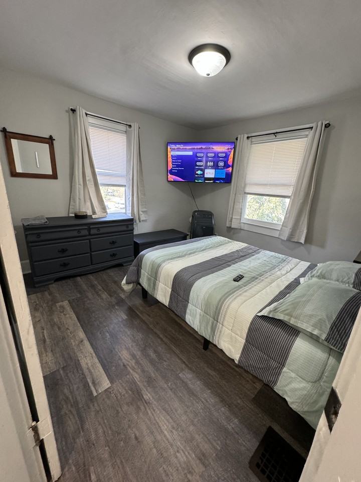 1230 N Kealing Ave - Photo 2 of 13