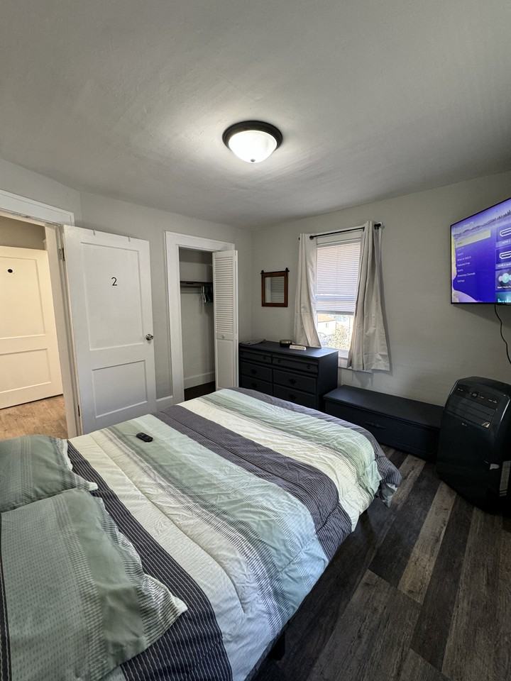 1230 N Kealing Ave - Photo 3 of 13