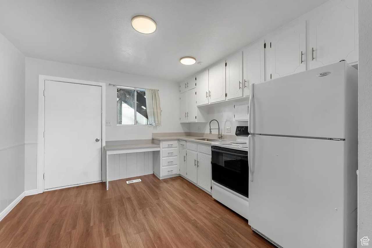 485 W Main St #B - Photo 7 of 9