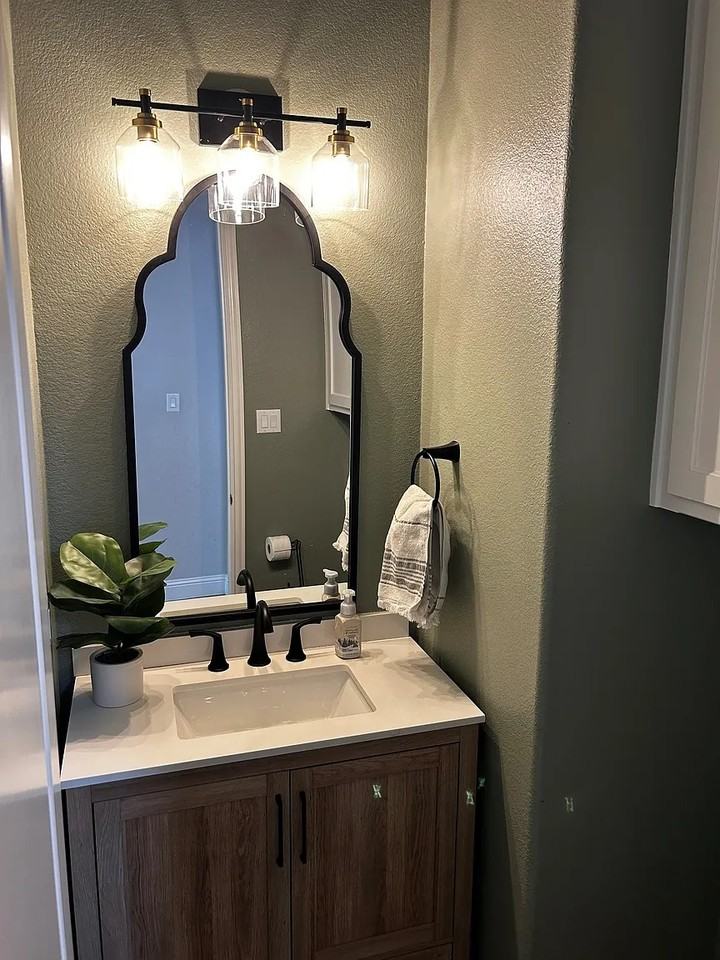 1940 Thorncliffe Ln #NA - Photo 5 of 13