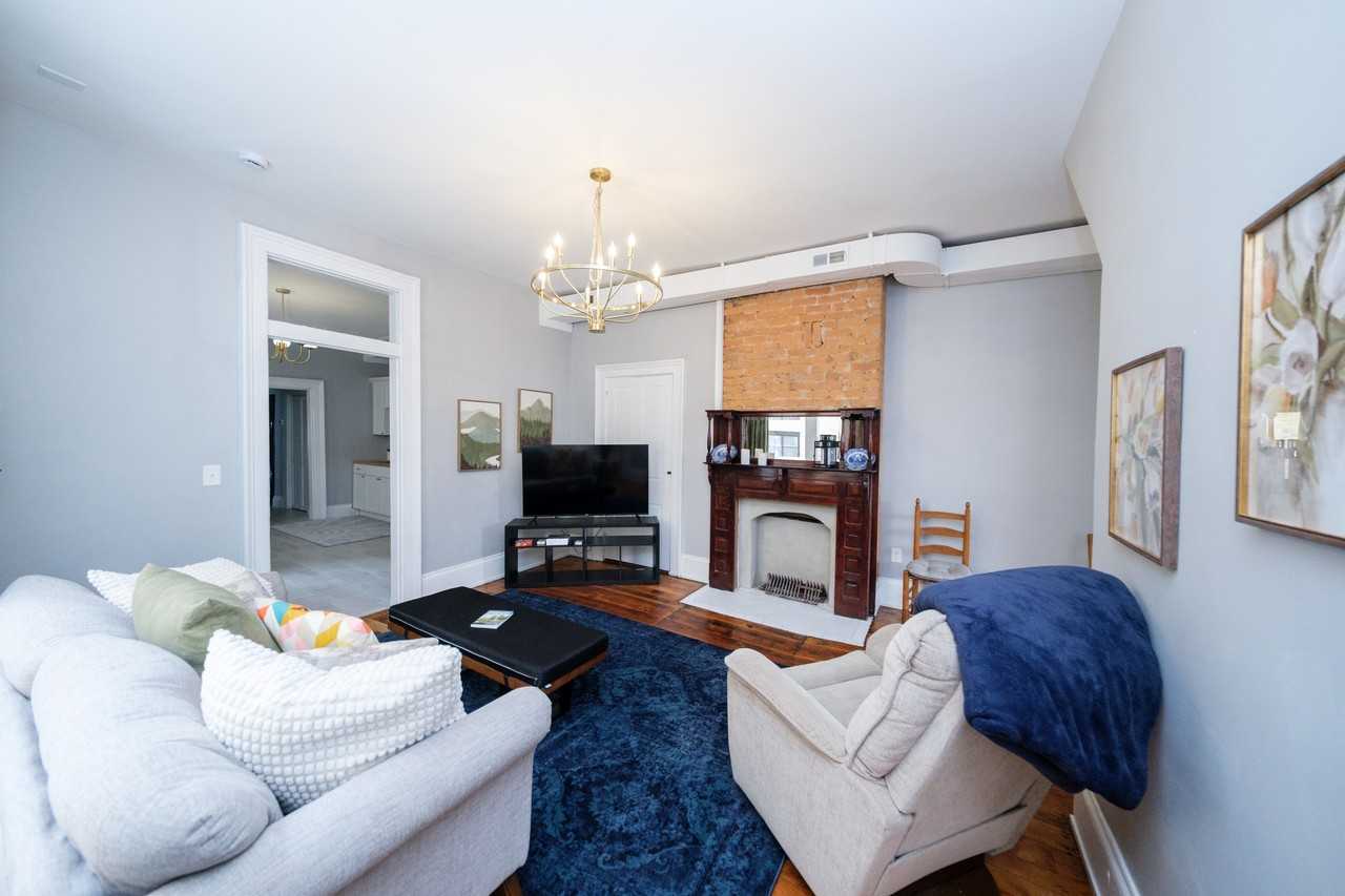 405 E 10th St #NA - Photo 3 of 12