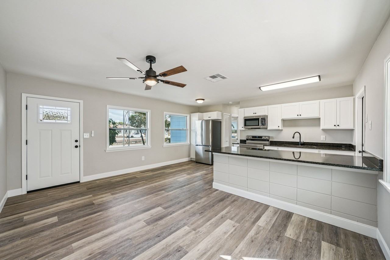 5428 Burlington Ave N #NA - Photo 4 of 47