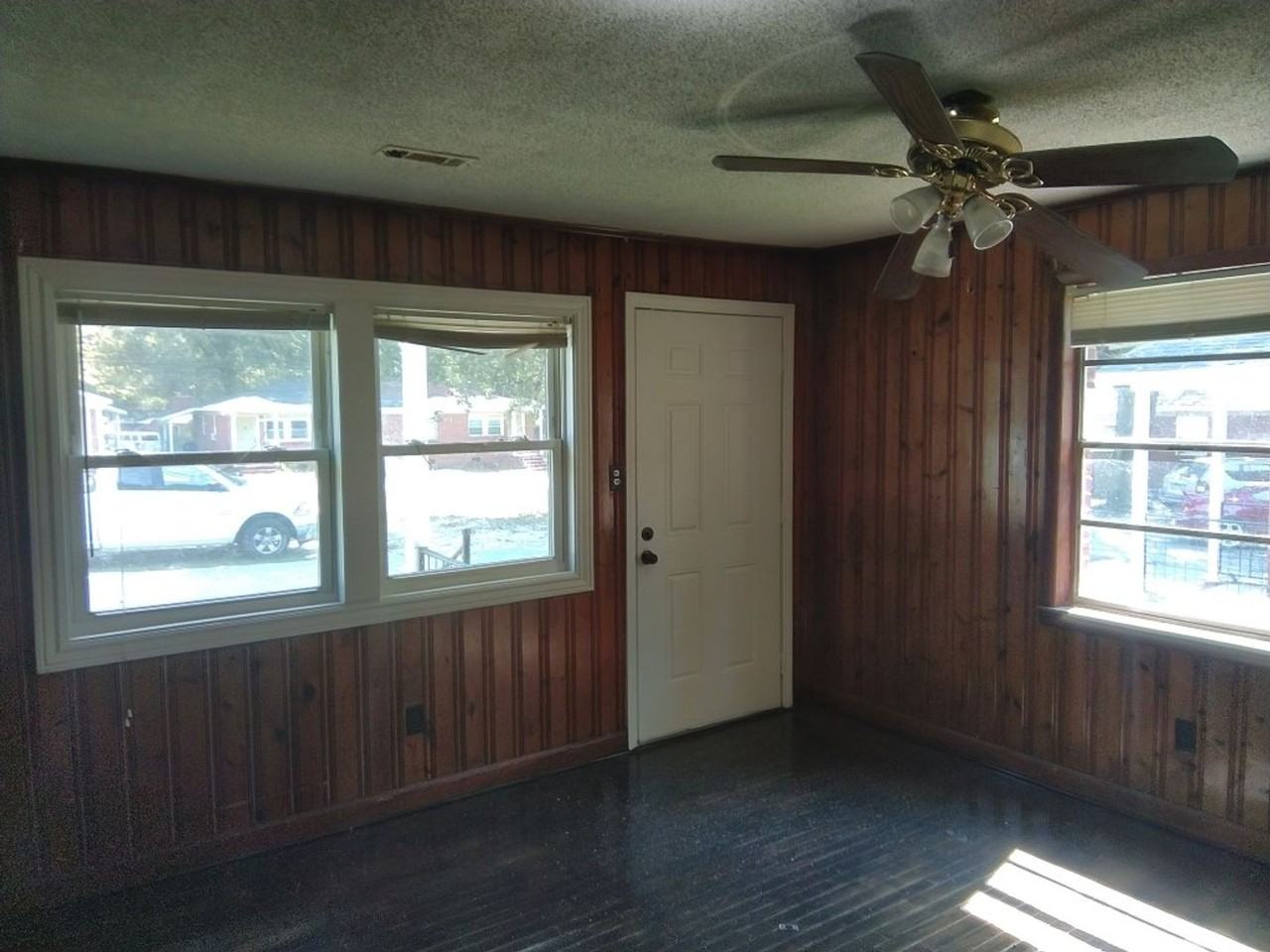 304 Old Shaw Rd - Photo 6 of 40