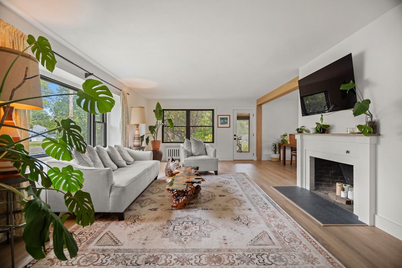 243 High St #A - Photo 3 of 22