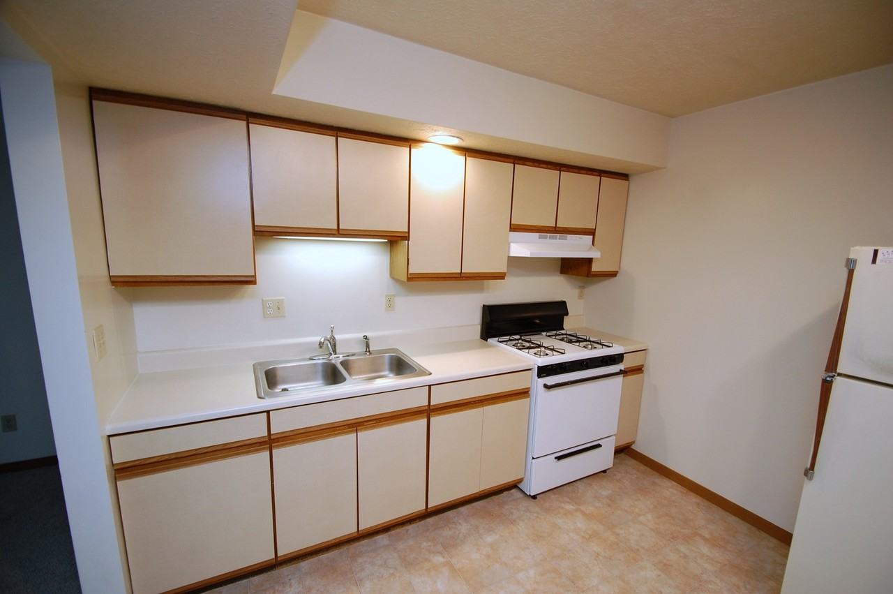 427 S Silverwood Ln #3 - Photo 4 of 8