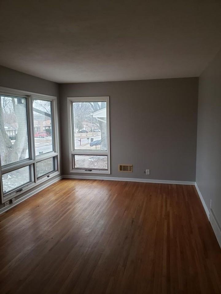 4222 N 91st St - Photo 5 of 17