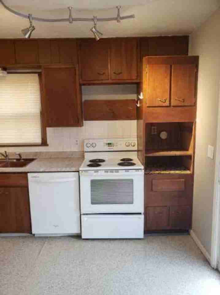 4222 N 91st St - Photo 6 of 17