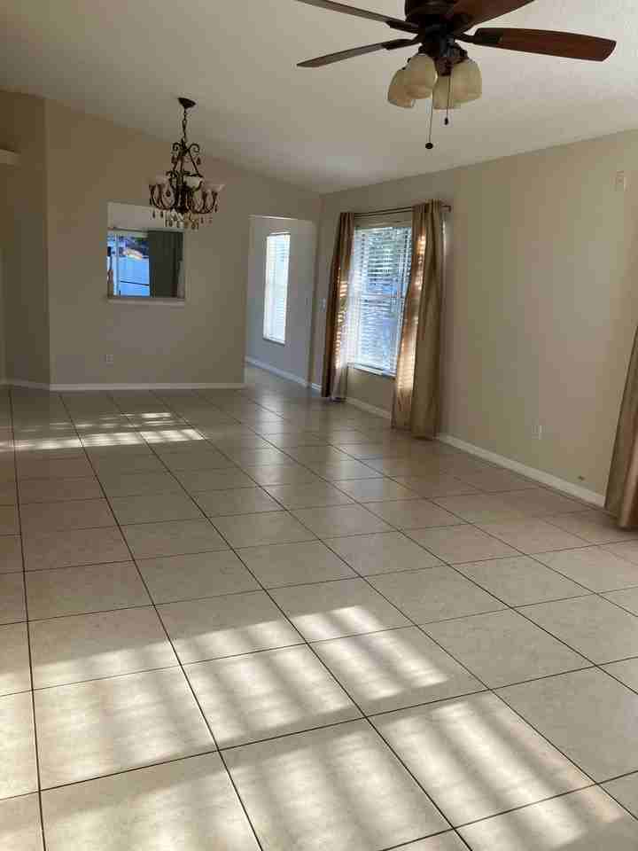 461 Daniels Pointe Dr #NA - Photo 5 of 17