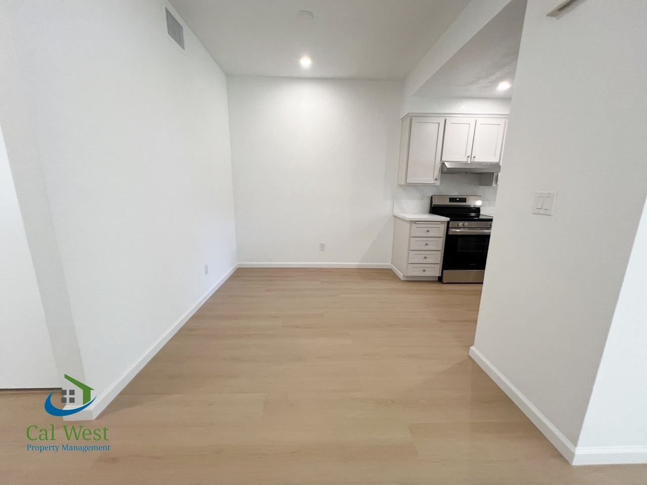 450 Shadowgraph Dr - Photo 7 of 23