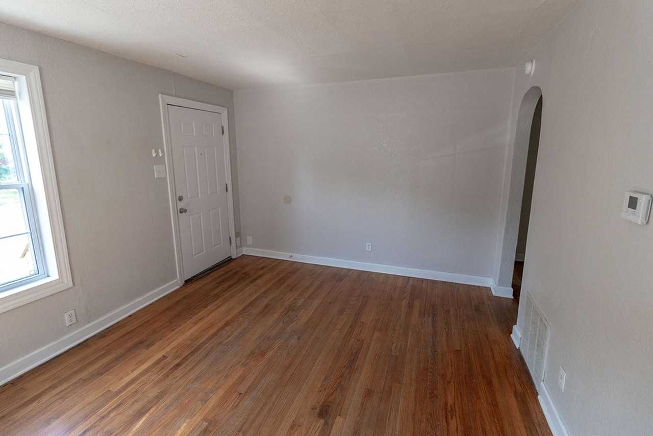 306 W Worley St - Photo 3 of 25