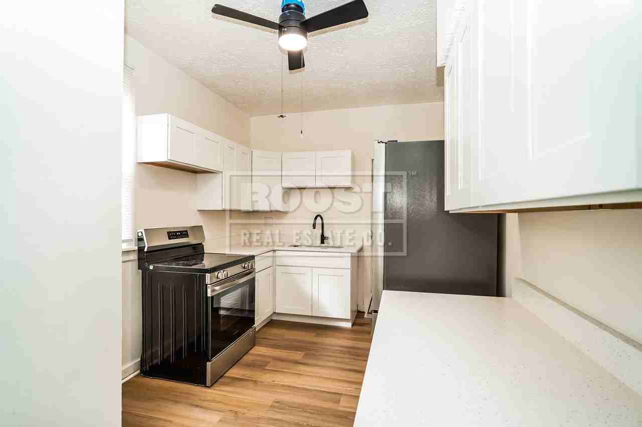 237 Midland Ave - Photo 2 of 9