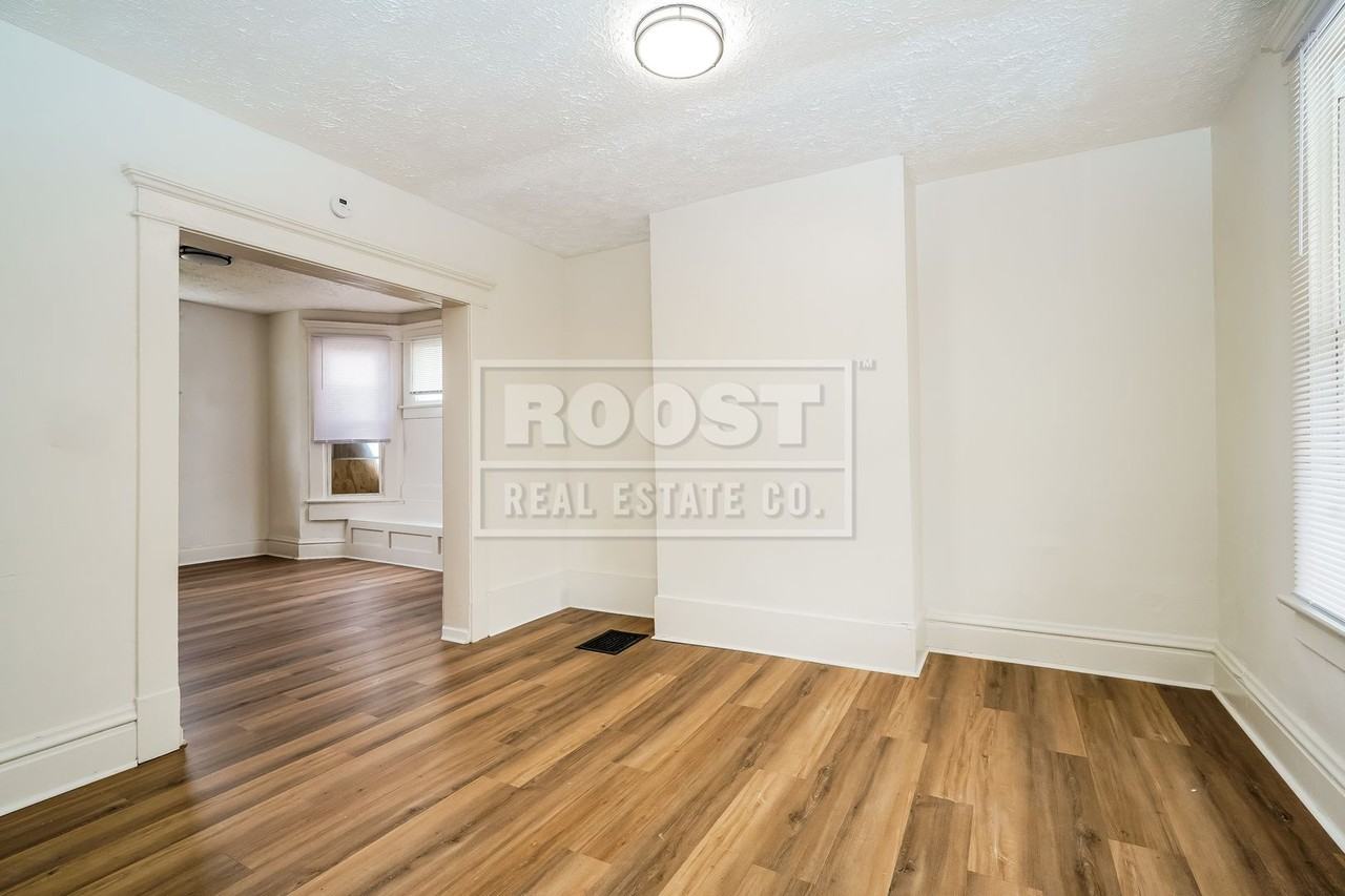 237 Midland Ave - Photo 4 of 9