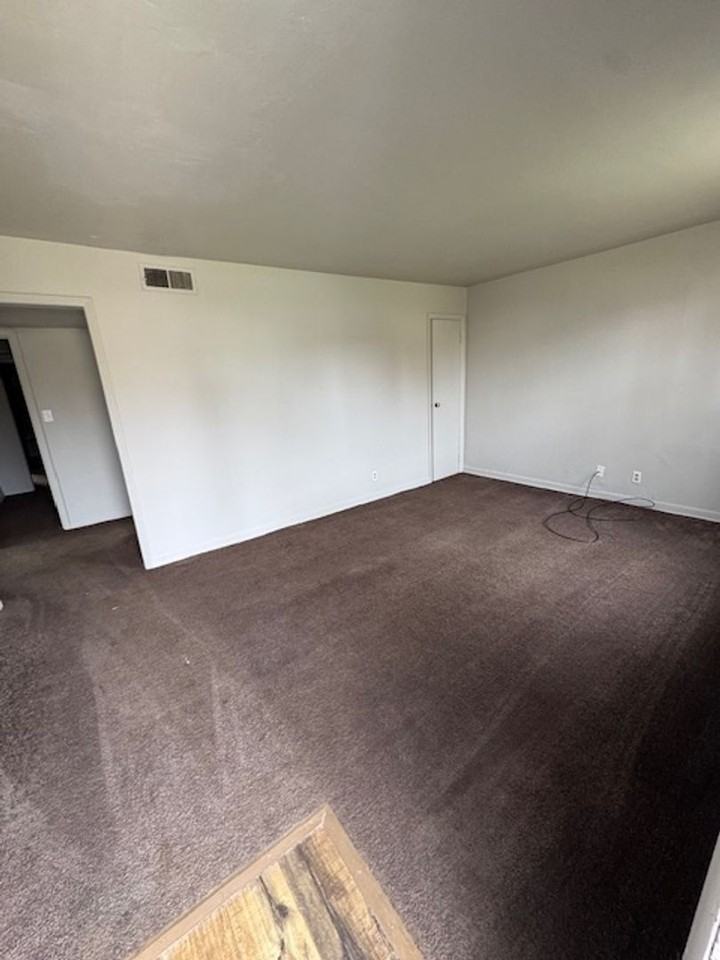 3116 Mcdonald St - Photo 2 of 7