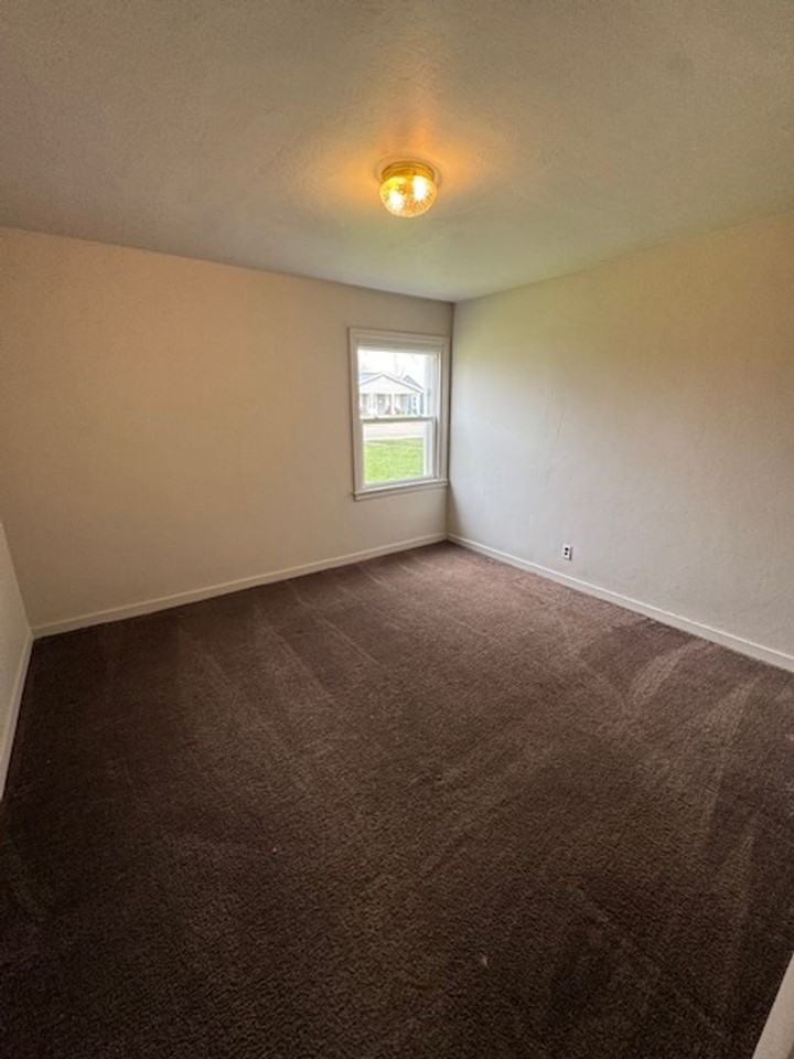 3116 Mcdonald St - Photo 6 of 7