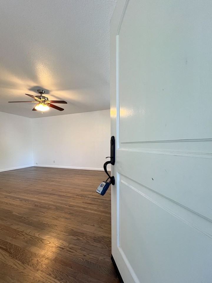 2321 Bueno St - Photo 3 of 29