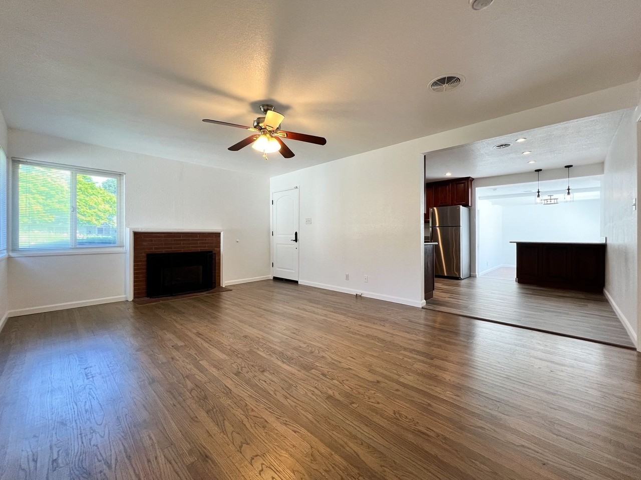 2321 Bueno St - Photo 6 of 29