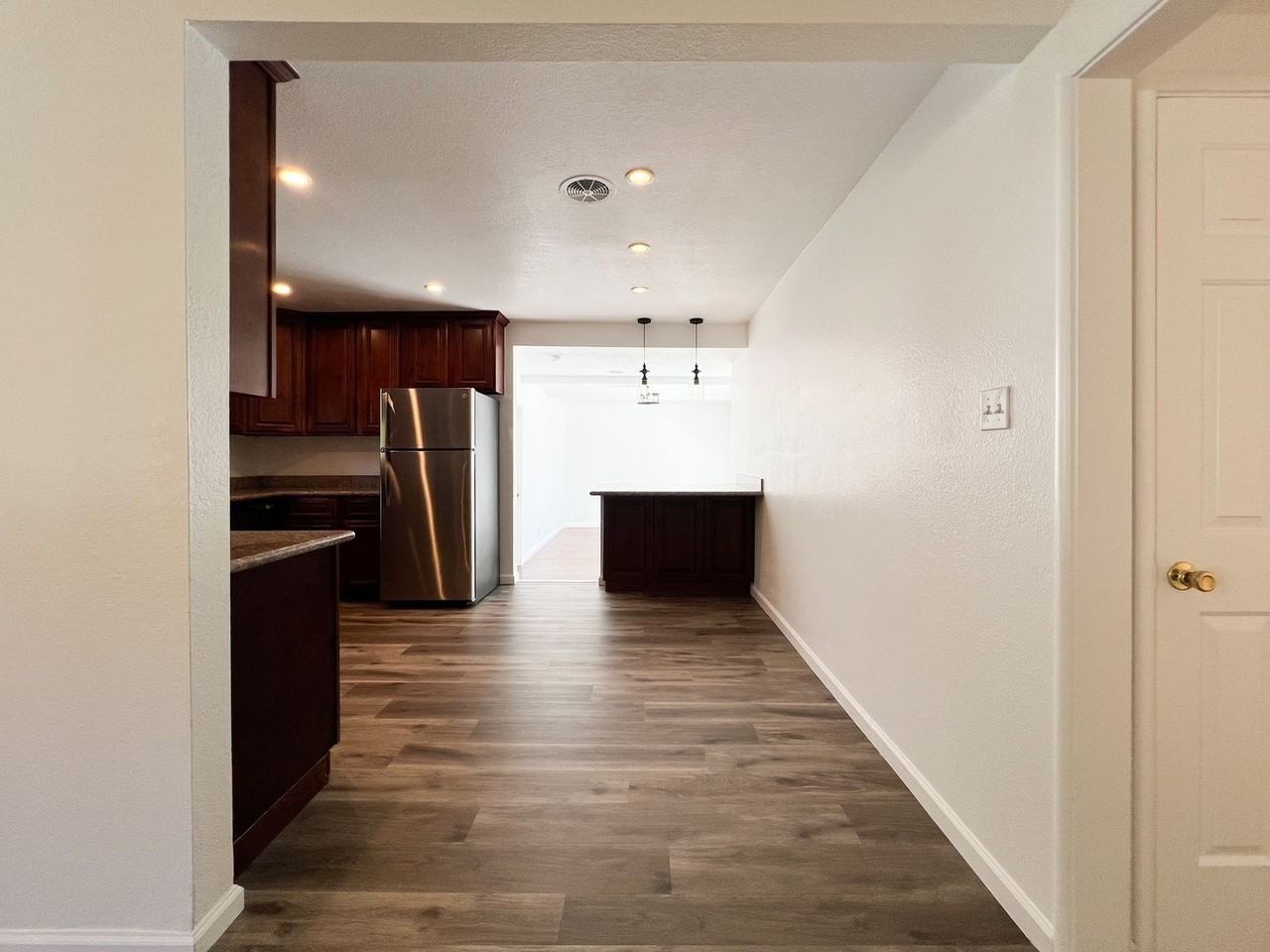 2321 Bueno St - Photo 7 of 29