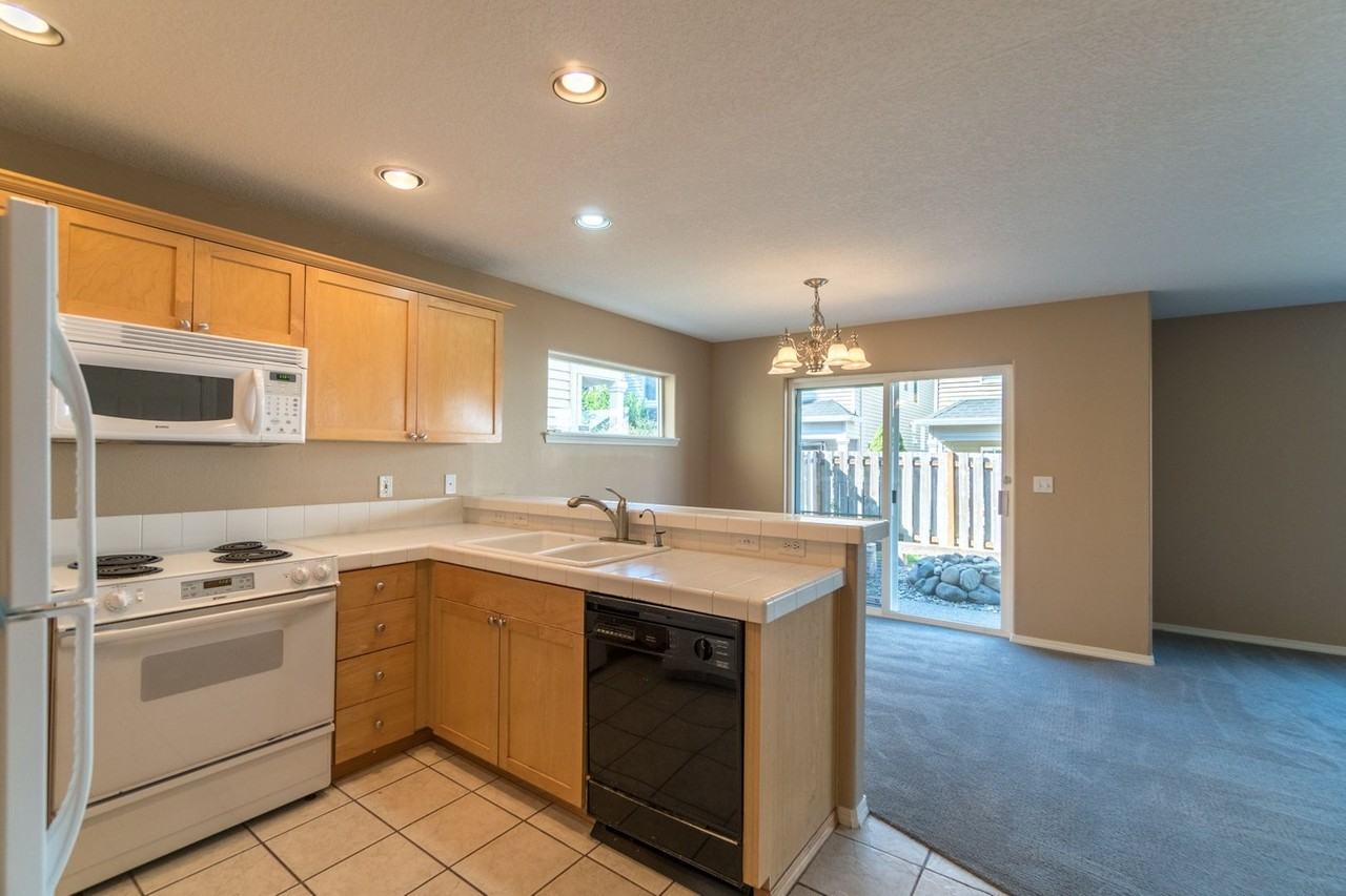 6539 Nw Mcgregor Ter - Photo 3 of 30