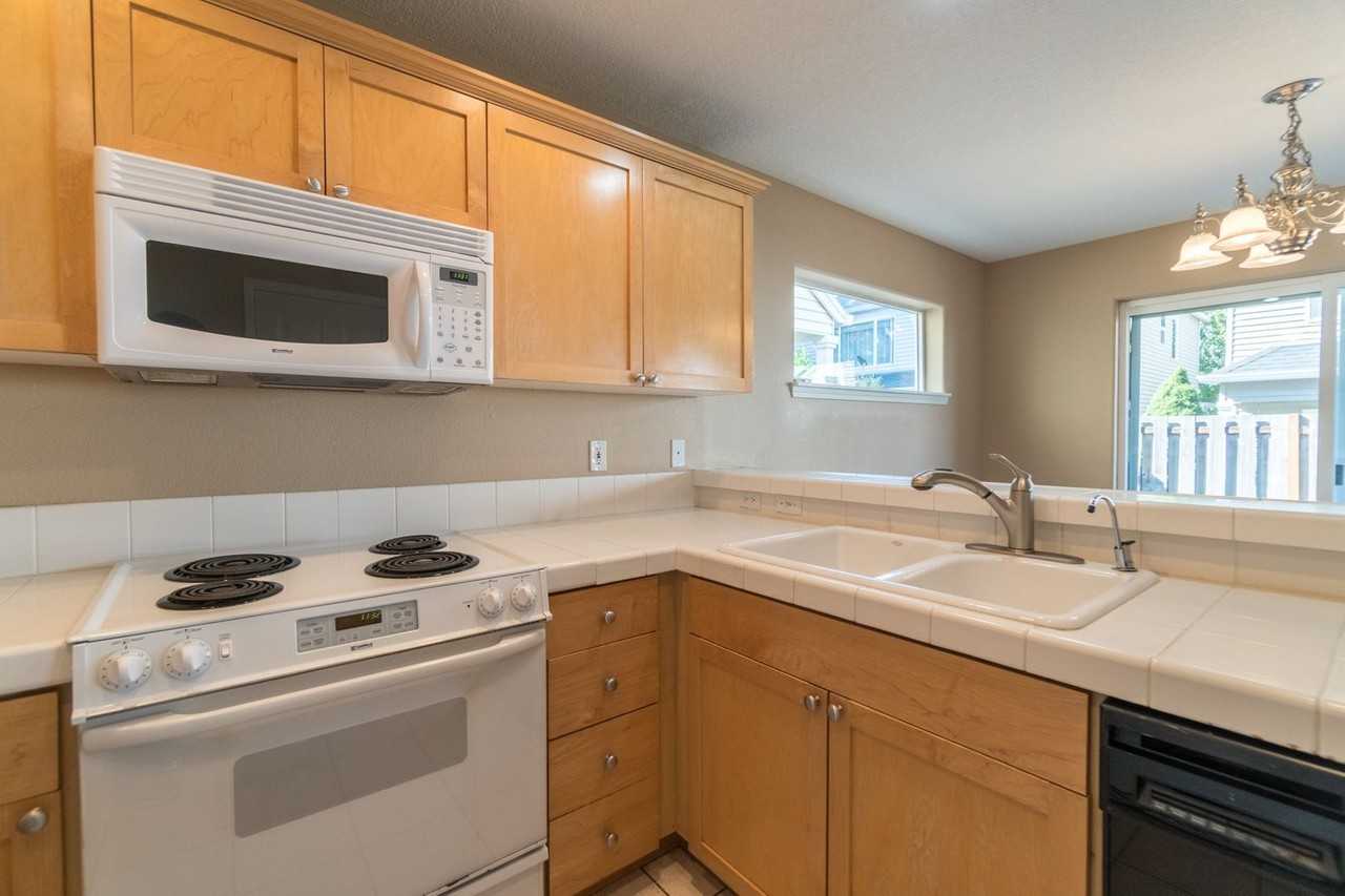 6539 Nw Mcgregor Ter - Photo 4 of 30