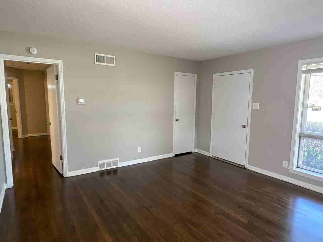 2506 Thackery Dr - Photo 4 of 19