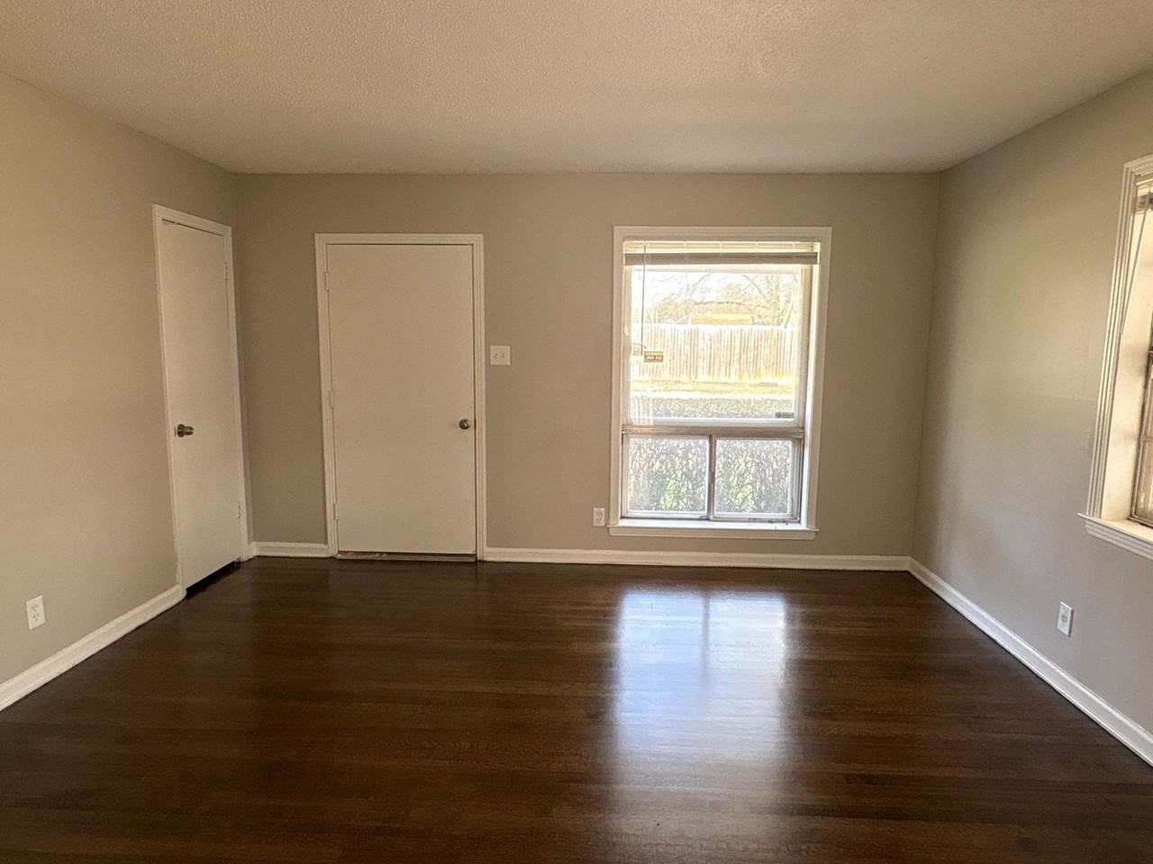 2506 Thackery Dr - Photo 5 of 19