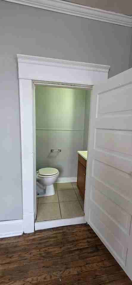 223 E 11th St - Photo 3 of 8