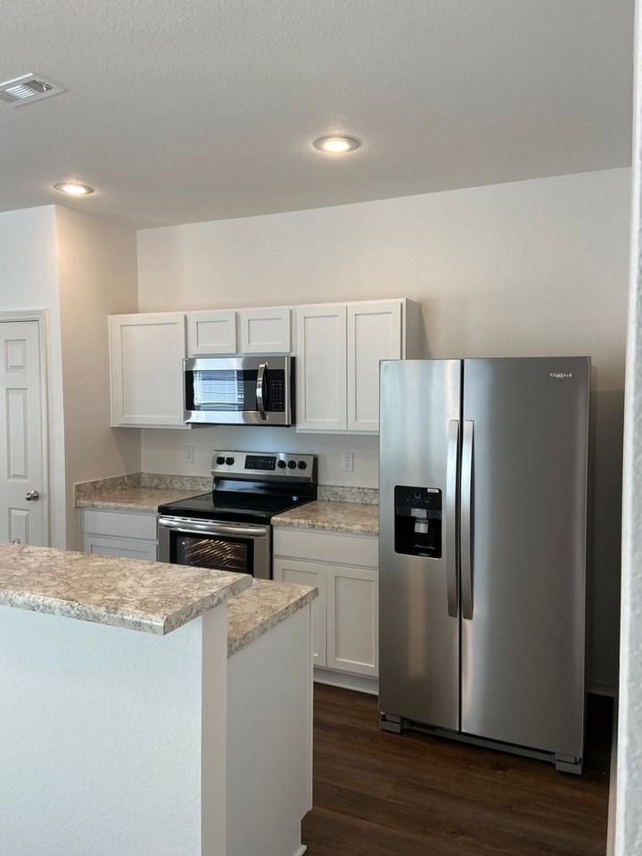 2008 Peony St - Photo 7 of 22