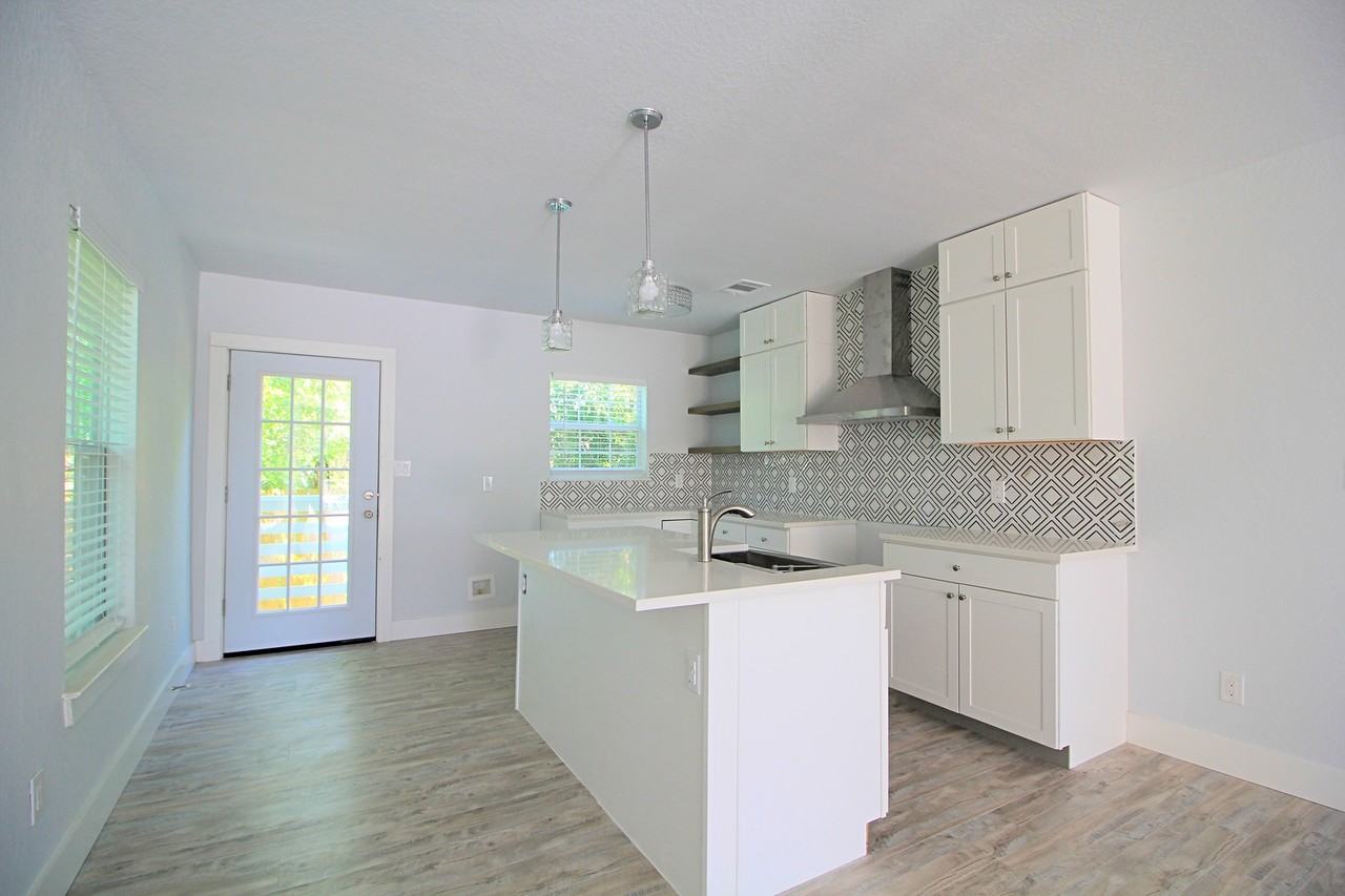 707 S Olive St #102 - Photo 2 of 14