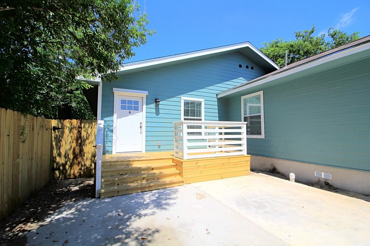 707 S Olive St #102 - Photo 3 of 14