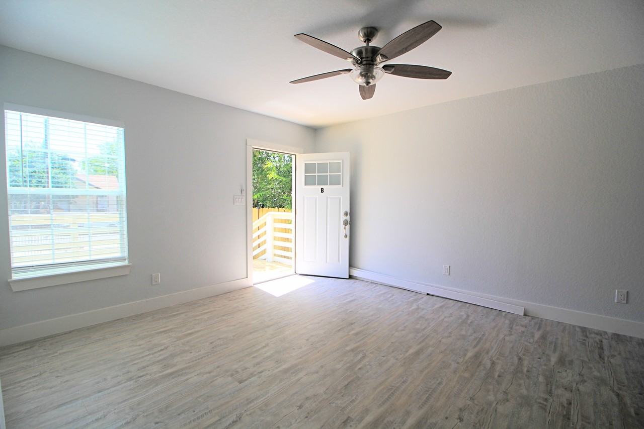 707 S Olive St #102 - Photo 4 of 14