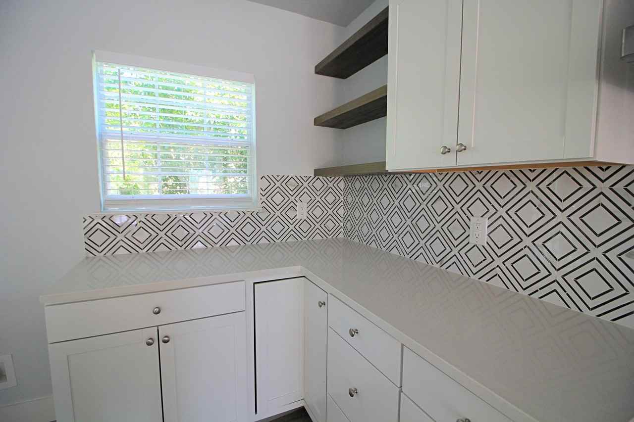 707 S Olive St #102 - Photo 6 of 14