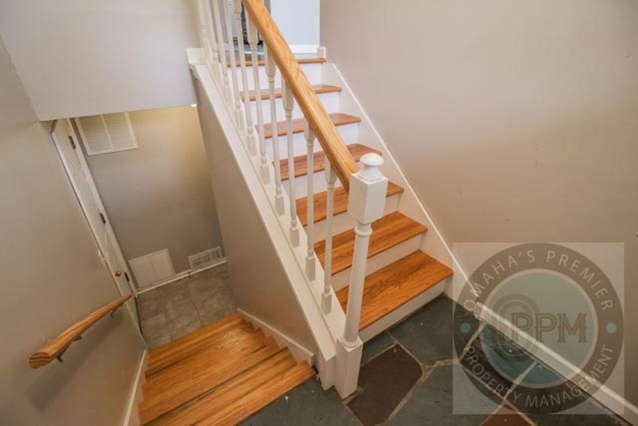 8639 Lakeview Dr - Photo 2 of 30