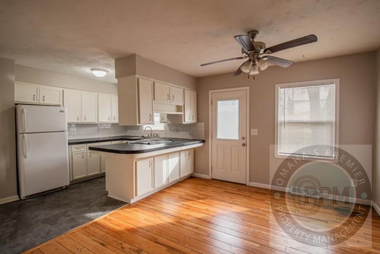 8639 Lakeview Dr - Photo 3 of 30