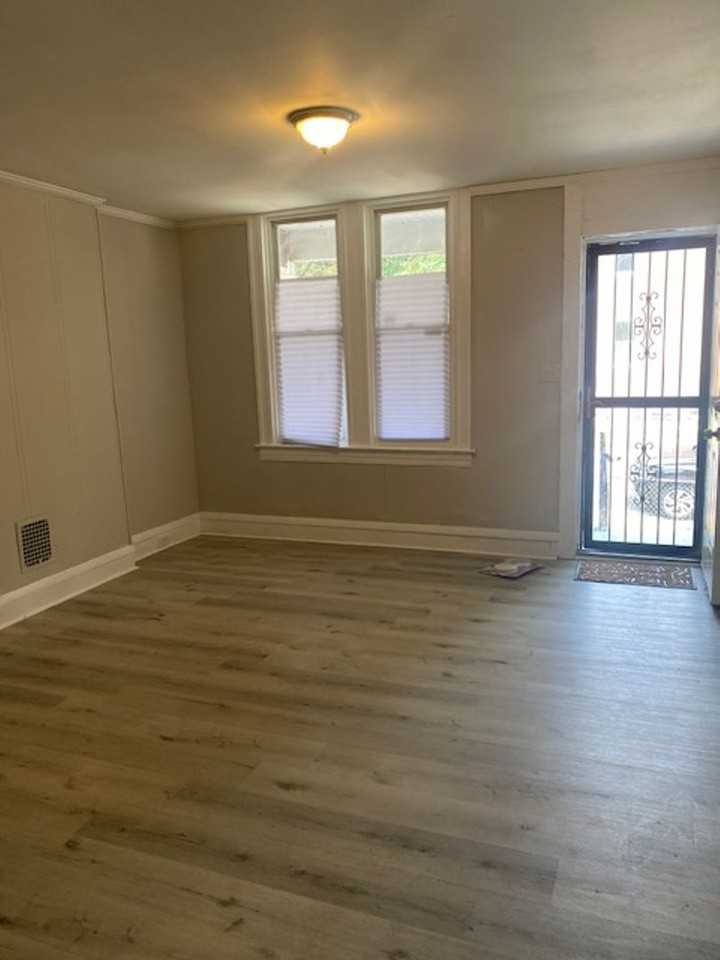 2709 Presbury St - Photo 4 of 13